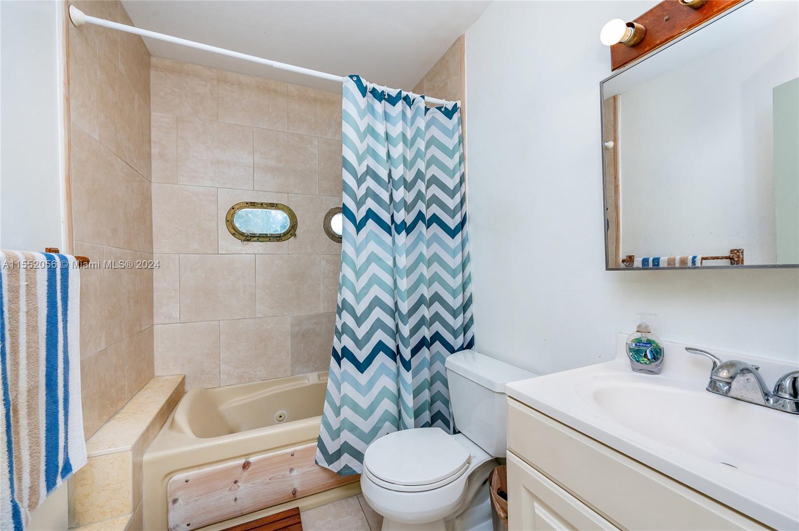 2869 Shipping Ave, Coconut Grove, Florida 33133, 2 Bedrooms Bedrooms, ,2 BathroomsBathrooms,Residential,For Sale,2869 Shipping Ave,A11552056