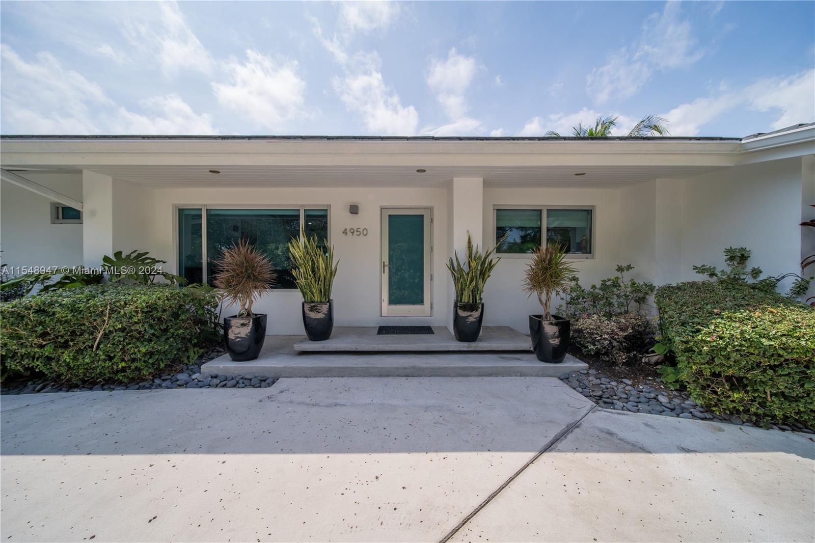 4950 Riviera Dr, Coral Gables, Florida 33146, 3 Bedrooms Bedrooms, ,3 BathroomsBathrooms,Residential,For Sale,4950 Riviera Dr,A11548947