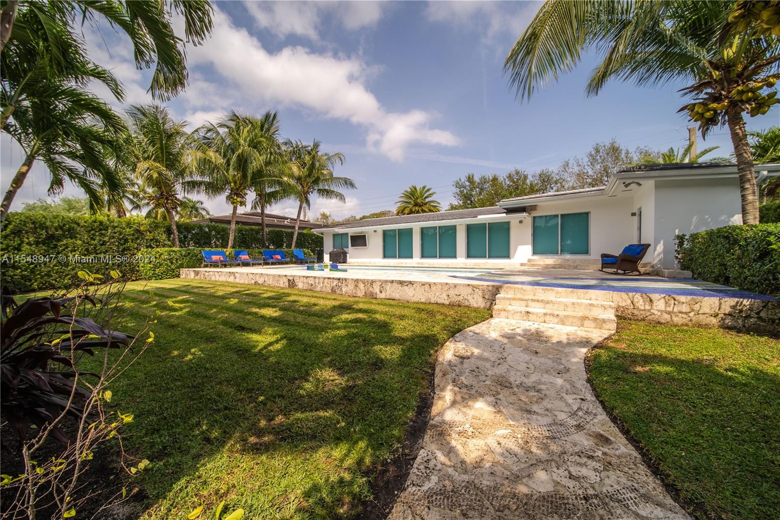 4950 Riviera Dr, Coral Gables, Florida 33146, 3 Bedrooms Bedrooms, ,3 BathroomsBathrooms,Residential,For Sale,4950 Riviera Dr,A11548947