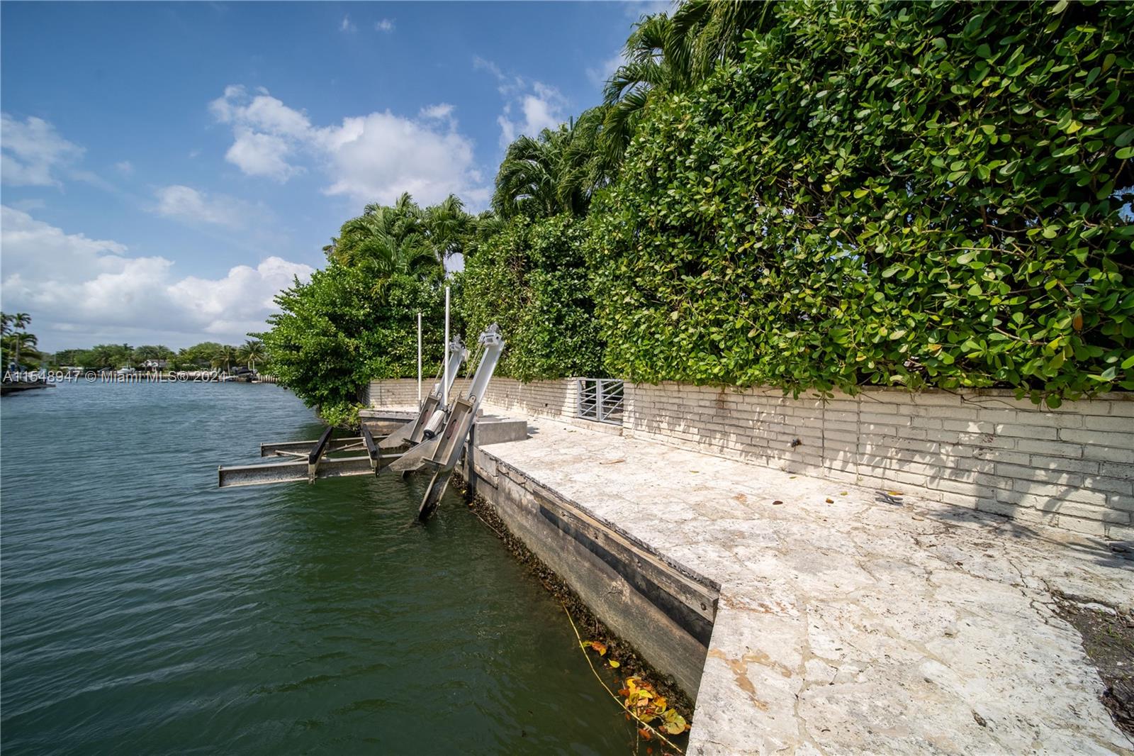 4950 Riviera Dr, Coral Gables, Florida 33146, 3 Bedrooms Bedrooms, ,3 BathroomsBathrooms,Residential,For Sale,4950 Riviera Dr,A11548947