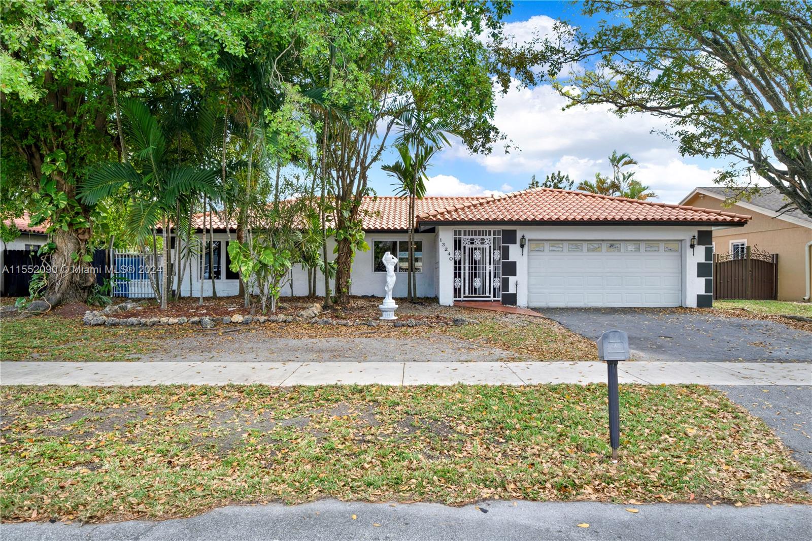 13240 SW 43rd St  For Sale A11552090, FL