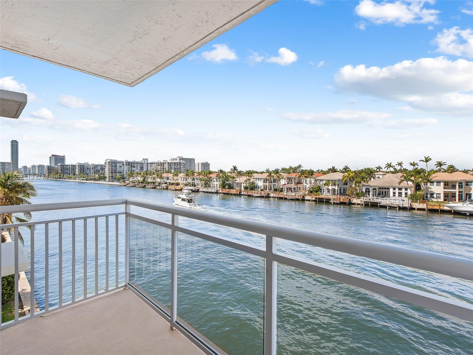 1600 S Ocean Dr 4A, Hollywood, Florida 33019, 2 Bedrooms Bedrooms, ,2 BathroomsBathrooms,Residential,For Sale,1600 S Ocean Dr 4A,A11552113