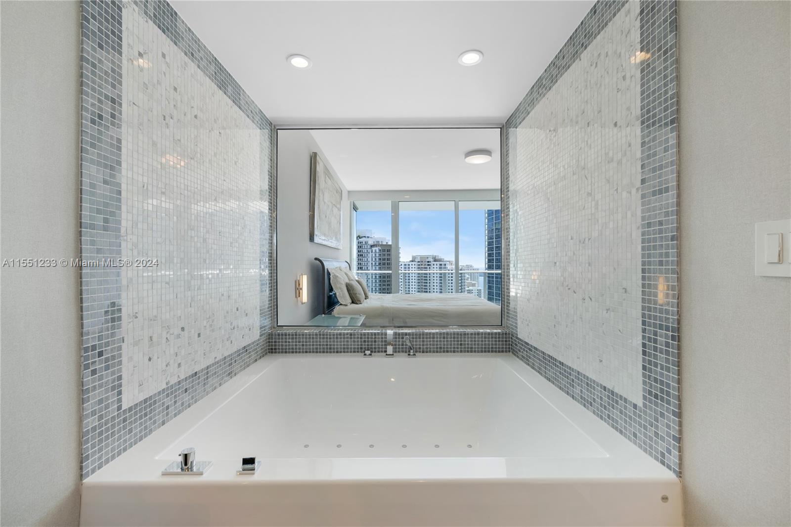 200 Biscayne Boulevard Way 3207, Miami, Florida 33131, 2 Bedrooms Bedrooms, ,2 BathroomsBathrooms,Residential,For Sale,200 Biscayne Boulevard Way 3207,A11551233
