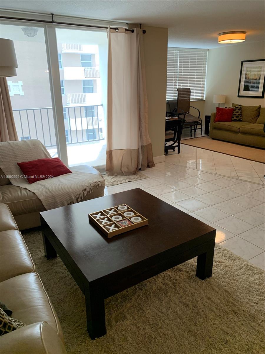 1904 S Ocean Dr 404, Hallandale Beach, Florida 33009, 2 Bedrooms Bedrooms, ,2 BathroomsBathrooms,Residentiallease,For Rent,1904 S Ocean Dr 404,A11550555