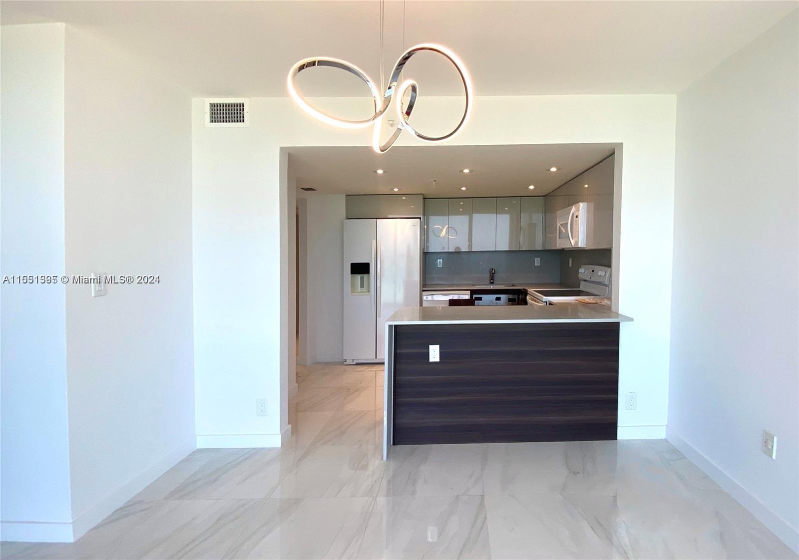 2401 Collins Ave 1102, Miami Beach, Florida 33140, 2 Bedrooms Bedrooms, ,2 BathroomsBathrooms,Residential,For Sale,2401 Collins Ave 1102,A11551395