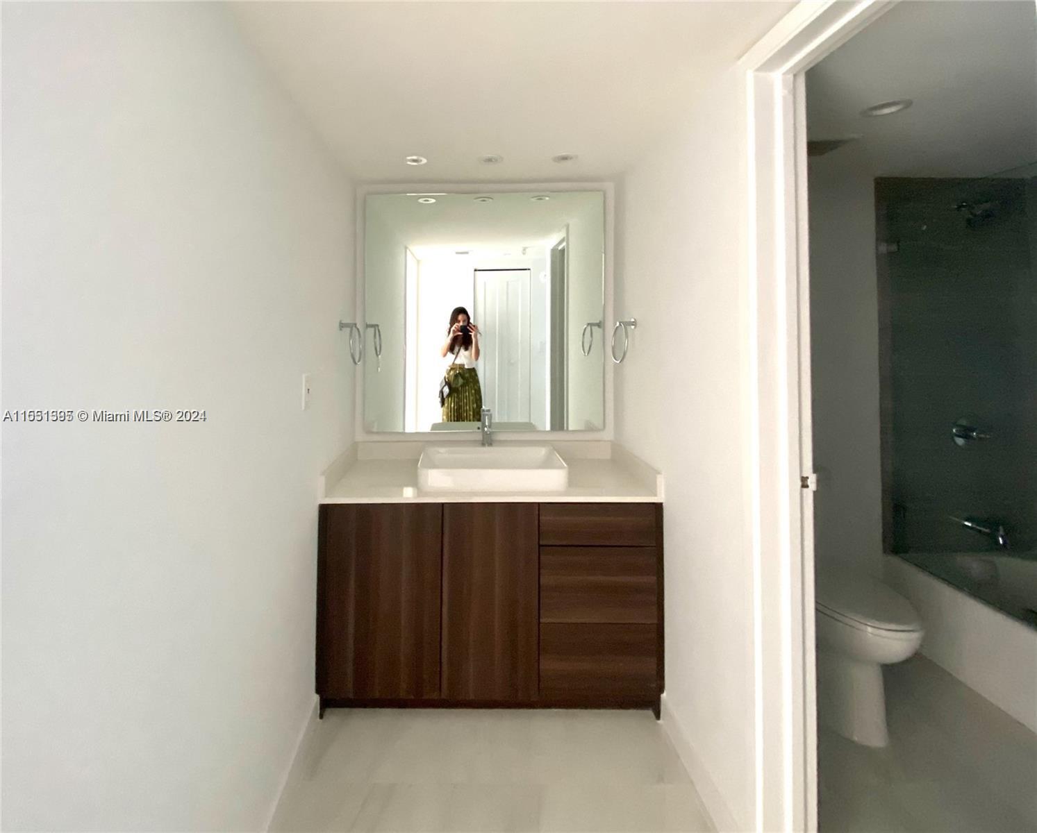 2401 Collins Ave 1102, Miami Beach, Florida 33140, 2 Bedrooms Bedrooms, ,2 BathroomsBathrooms,Residential,For Sale,2401 Collins Ave 1102,A11551395