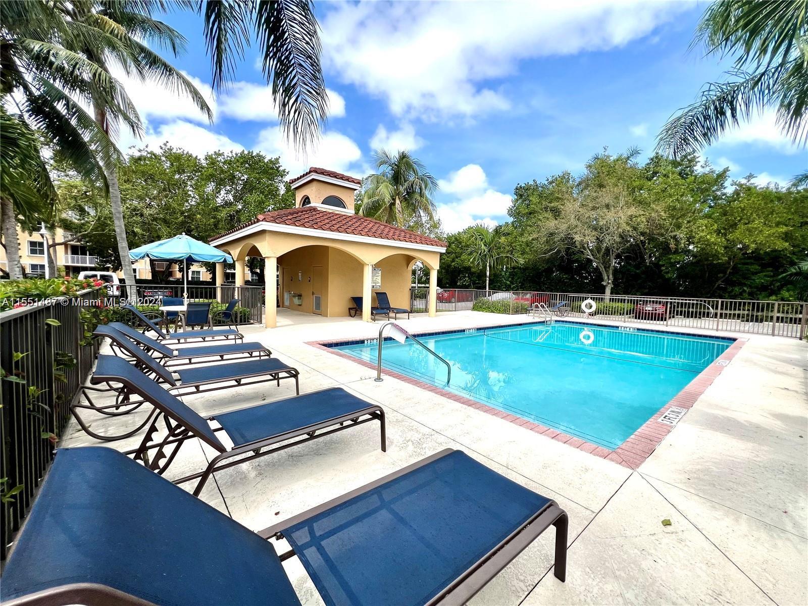 649 E Sheridan St 206, Dania Beach, Florida 33004, 2 Bedrooms Bedrooms, ,2 BathroomsBathrooms,Residentiallease,For Rent,649 E Sheridan St 206,A11551487