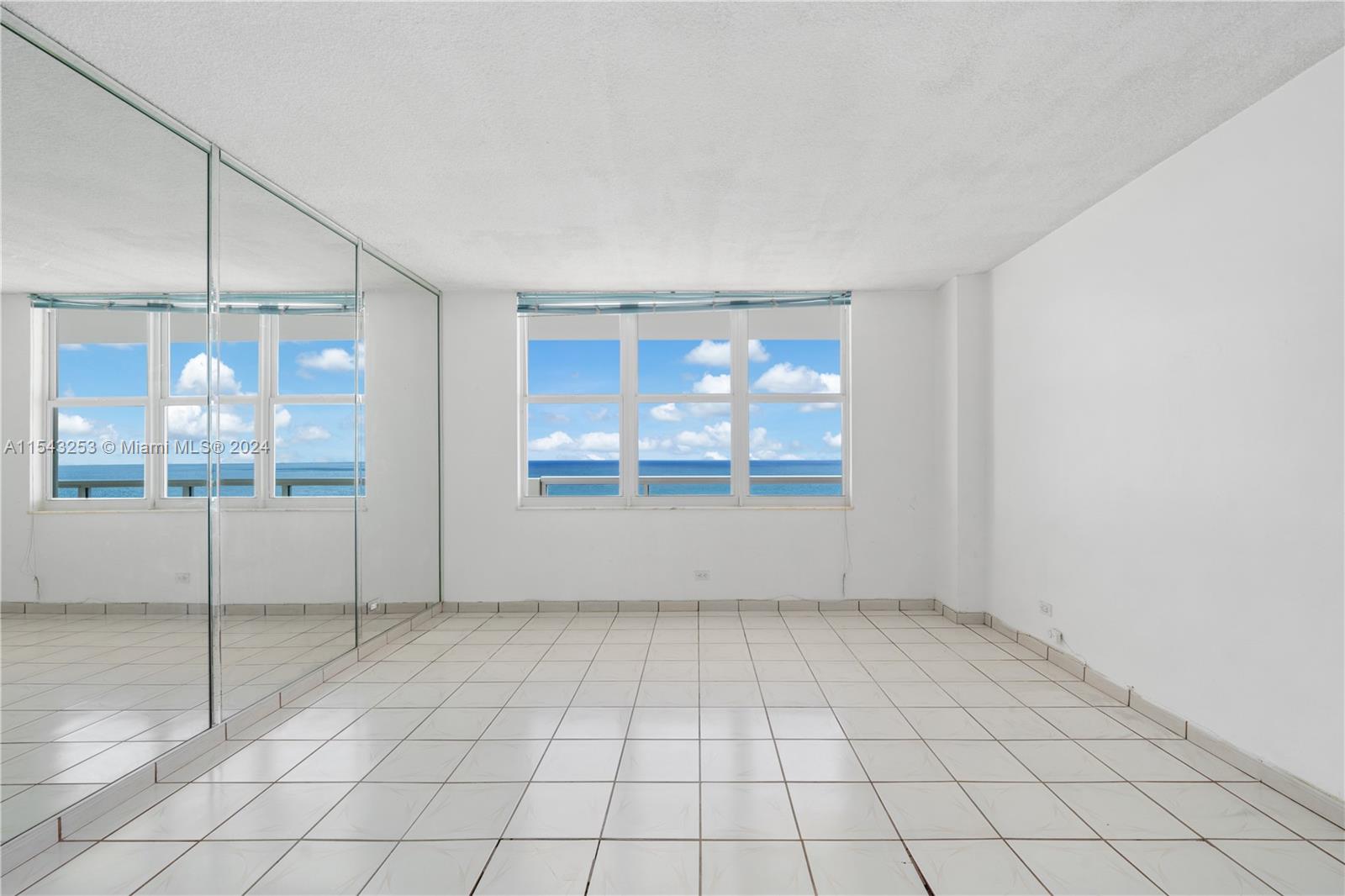 5601 Collins Ave PH-3, Miami Beach, Florida 33140, 1 Bedroom Bedrooms, ,1 BathroomBathrooms,Residential,For Sale,5601 Collins Ave PH-3,A11543253