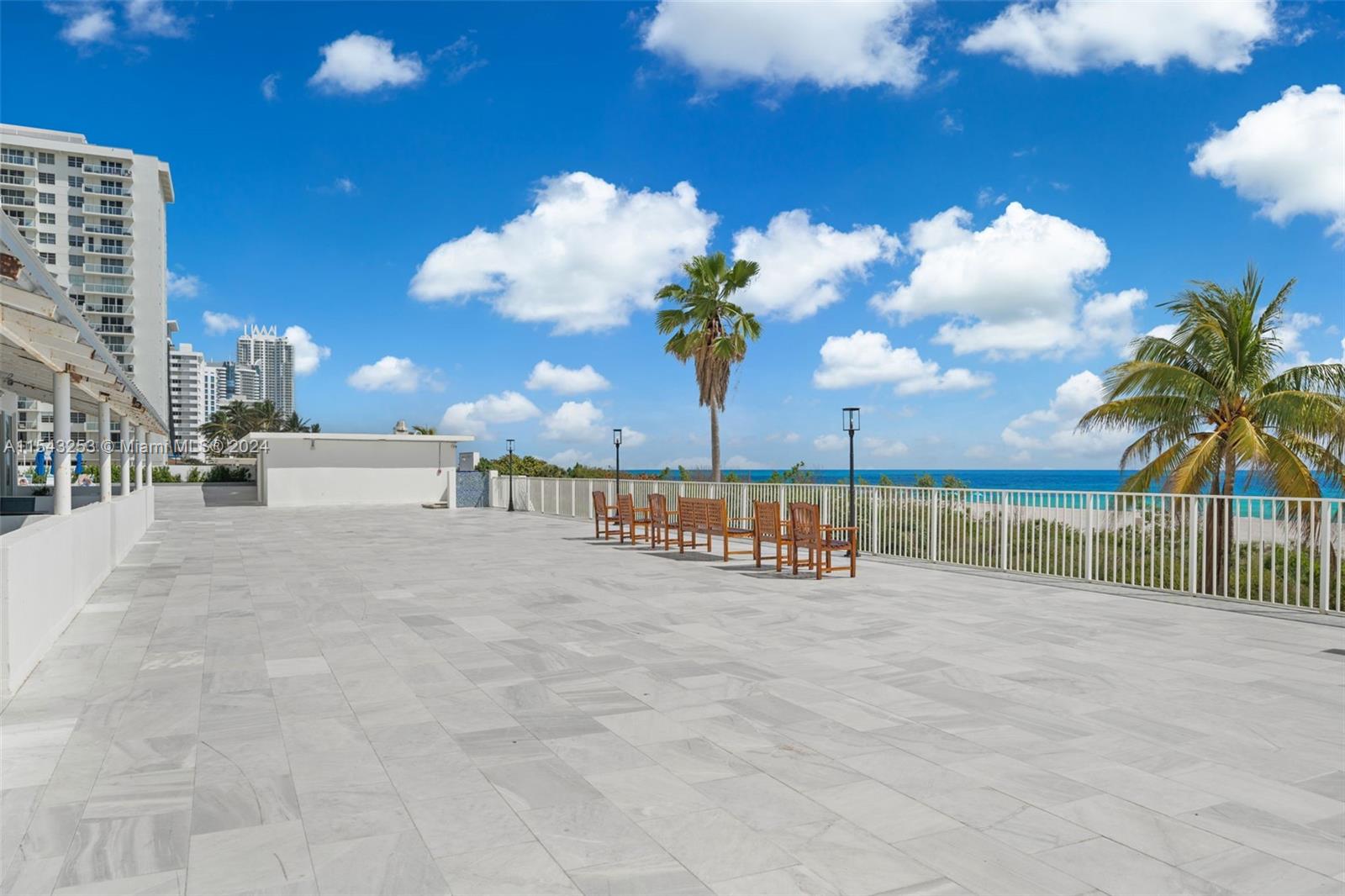 5601 Collins Ave PH-3, Miami Beach, Florida 33140, 1 Bedroom Bedrooms, ,1 BathroomBathrooms,Residential,For Sale,5601 Collins Ave PH-3,A11543253