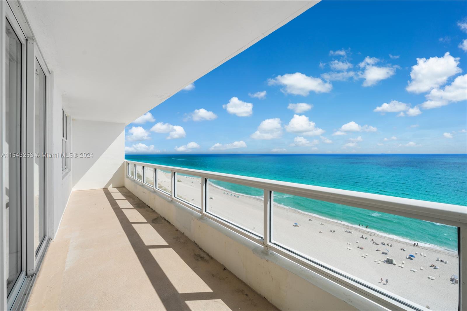 5601 Collins Ave PH-3, Miami Beach, Florida 33140, 1 Bedroom Bedrooms, ,1 BathroomBathrooms,Residential,For Sale,5601 Collins Ave PH-3,A11543253