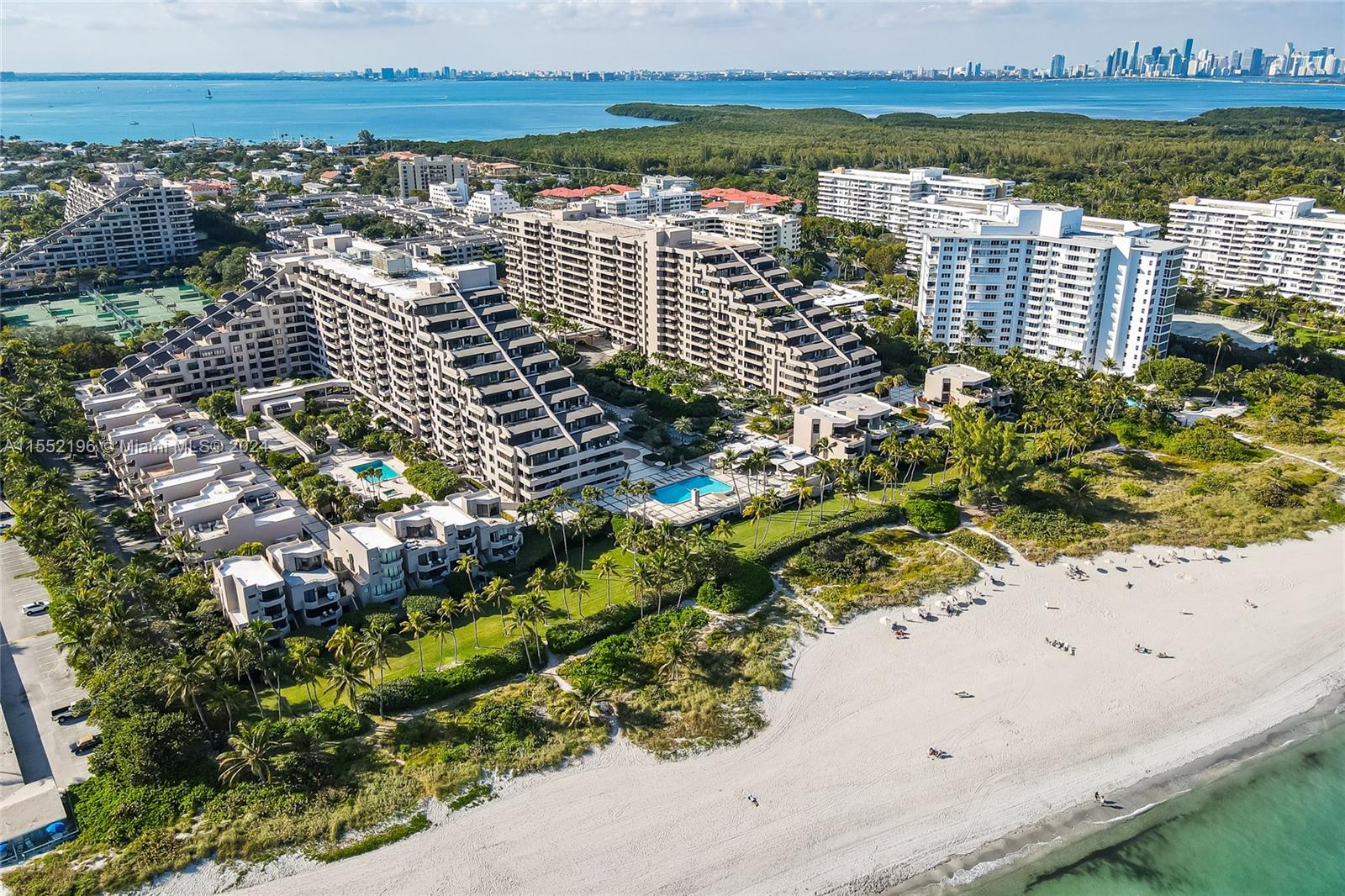 201 Crandon Blvd 628, Key Biscayne, Florida 33149, 2 Bedrooms Bedrooms, ,2 BathroomsBathrooms,Residentiallease,For Rent,201 Crandon Blvd 628,A11552196