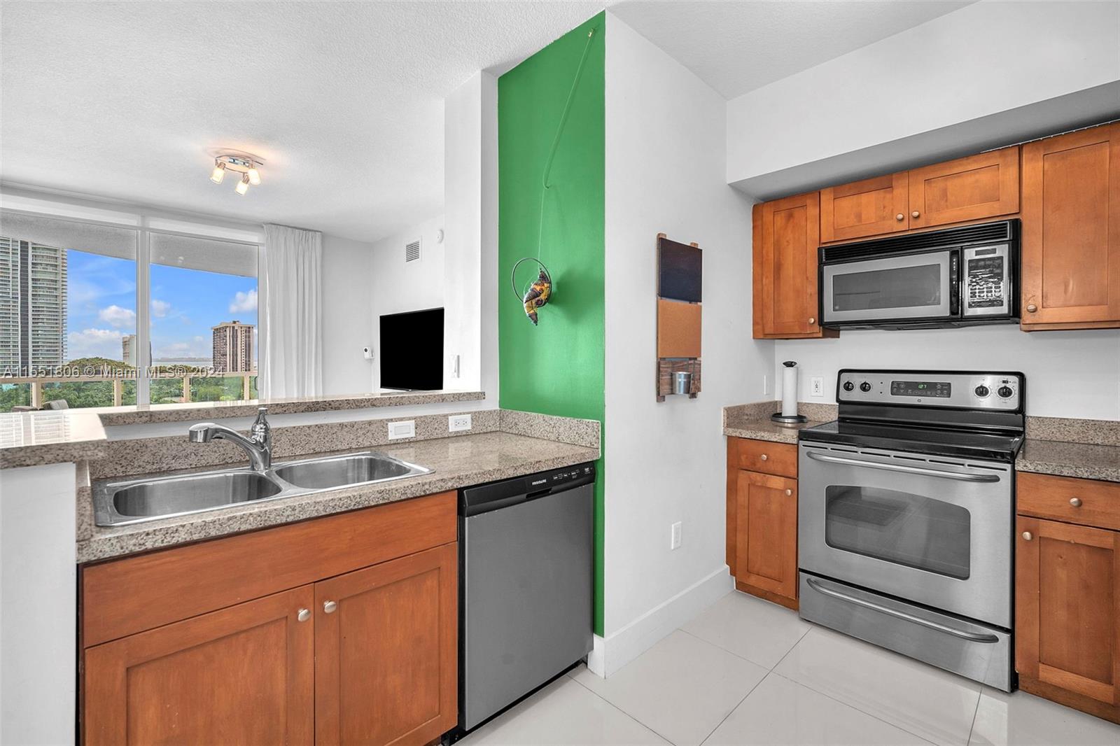1723 SW 2nd Ave 1001, Miami, Florida 33129, 2 Bedrooms Bedrooms, ,2 BathroomsBathrooms,Residentiallease,For Rent,1723 SW 2nd Ave 1001,A11551806