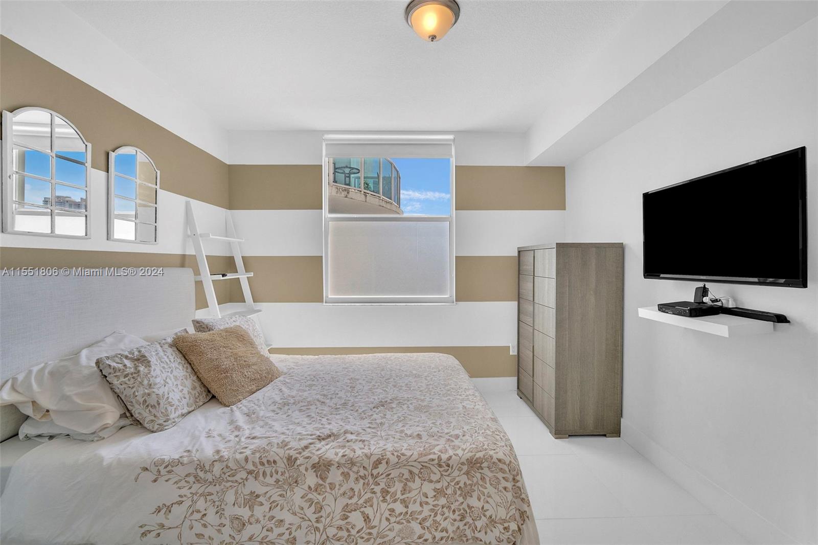1723 SW 2nd Ave 1001, Miami, Florida 33129, 2 Bedrooms Bedrooms, ,2 BathroomsBathrooms,Residentiallease,For Rent,1723 SW 2nd Ave 1001,A11551806