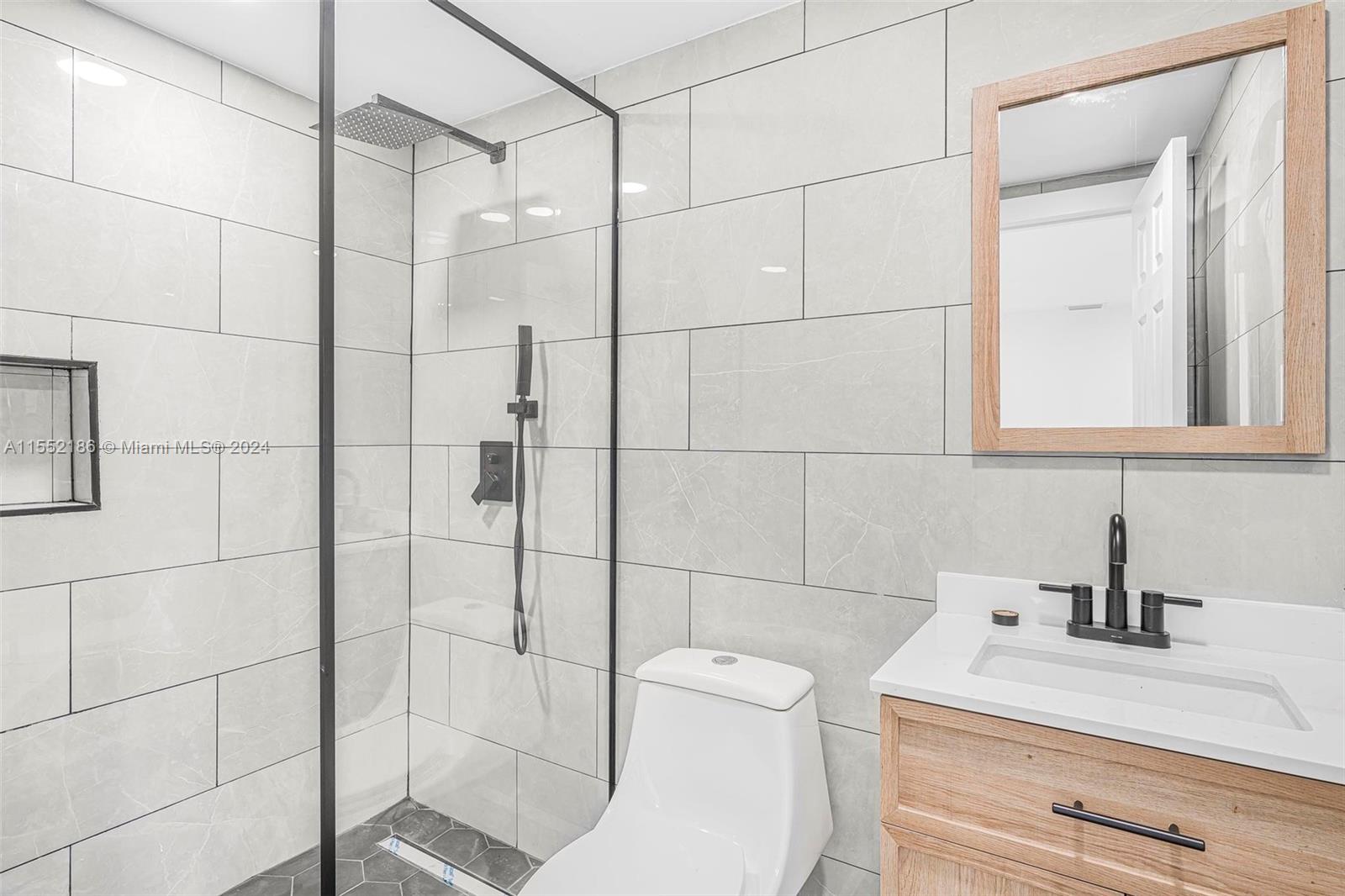 216 NE 160th St, Miami, Florida 33162, 3 Bedrooms Bedrooms, ,2 BathroomsBathrooms,Residentiallease,For Rent,216 NE 160th St,A11552186