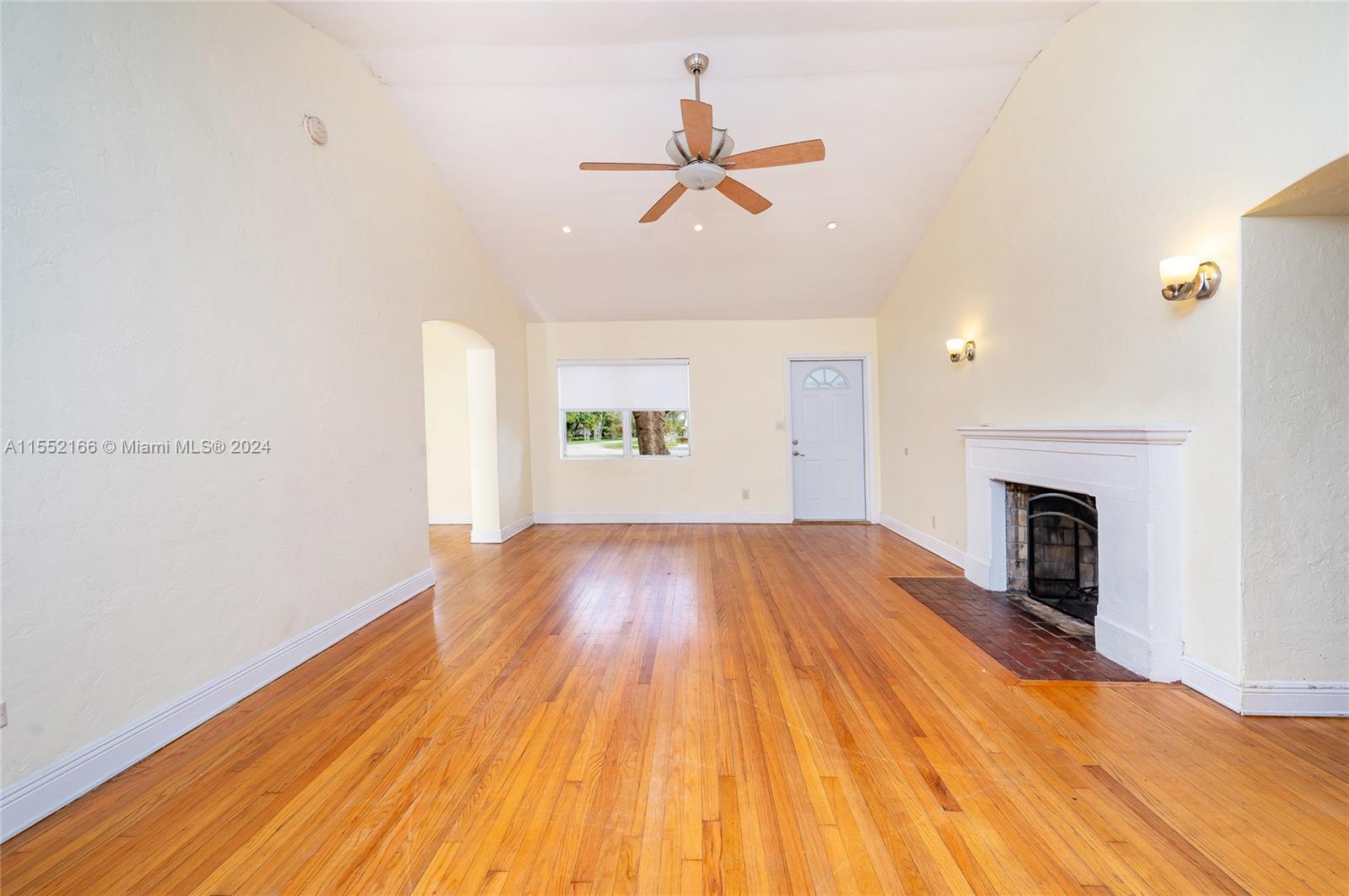 410 Pinecrest Dr, Miami Springs, Florida 33166, 3 Bedrooms Bedrooms, ,2 BathroomsBathrooms,Residentiallease,For Rent,410 Pinecrest Dr,A11552166