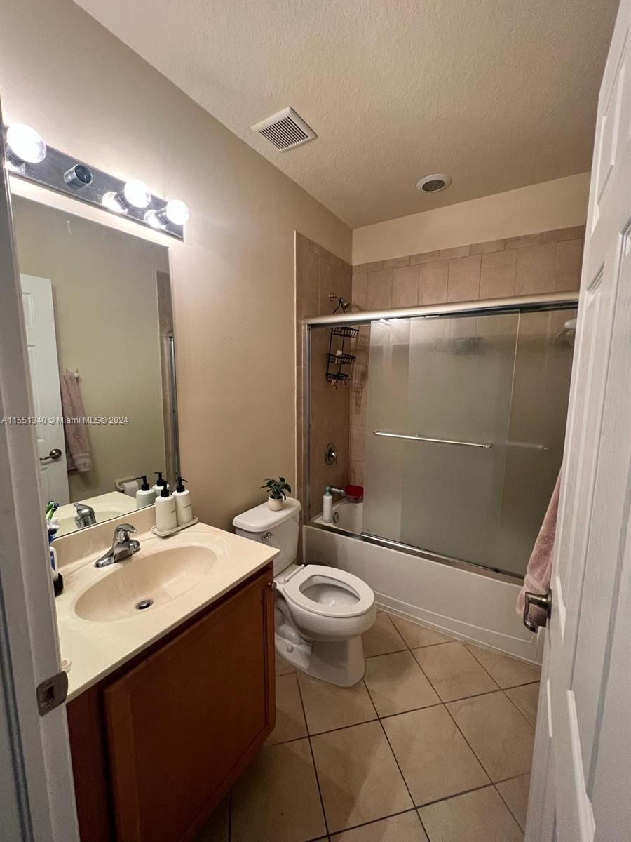 11601 NW 89th St 206, Doral, Florida 33178, 3 Bedrooms Bedrooms, ,2 BathroomsBathrooms,Residential,For Sale,11601 NW 89th St 206,A11551340