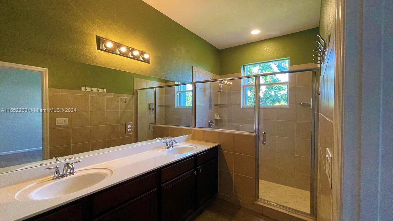 22912 SW 115 ct, Miami, Florida 33170, 4 Bedrooms Bedrooms, ,3 BathroomsBathrooms,Residentiallease,For Rent,22912 SW 115 ct,A11552269