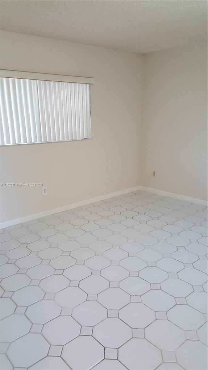 8625 NW 8th St 401, Miami, Florida 33126, 2 Bedrooms Bedrooms, ,2 BathroomsBathrooms,Residential,For Sale,8625 NW 8th St 401,A11552271