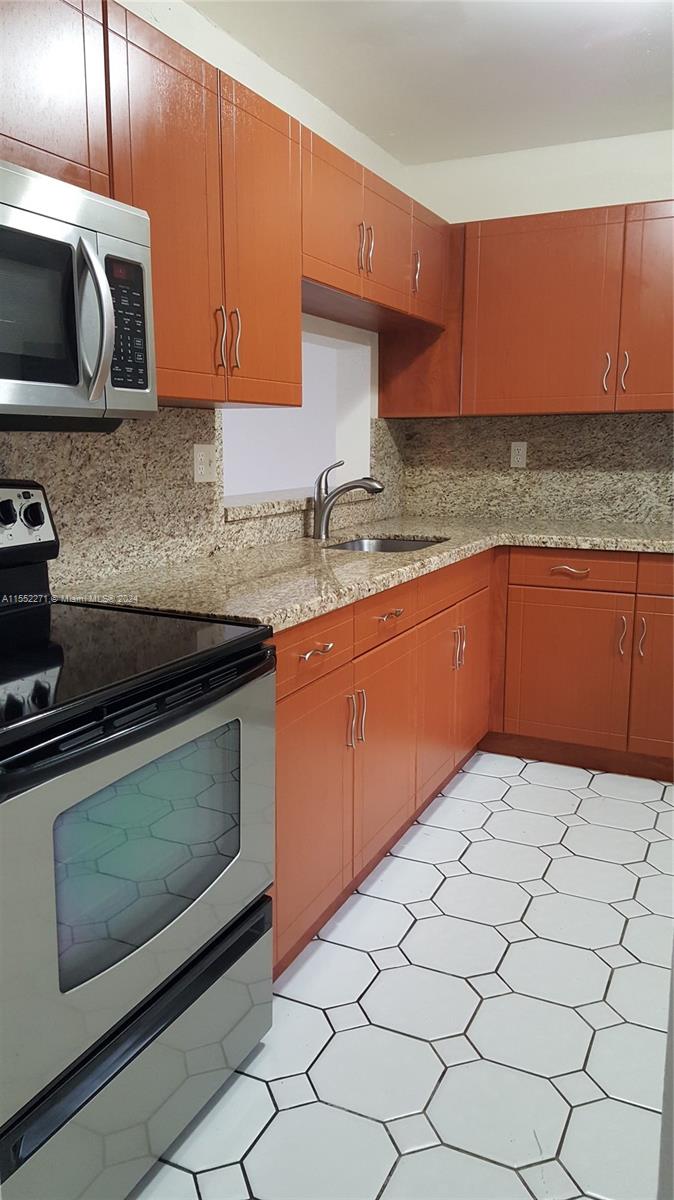 8625 NW 8th St 401, Miami, Florida 33126, 2 Bedrooms Bedrooms, ,2 BathroomsBathrooms,Residential,For Sale,8625 NW 8th St 401,A11552271