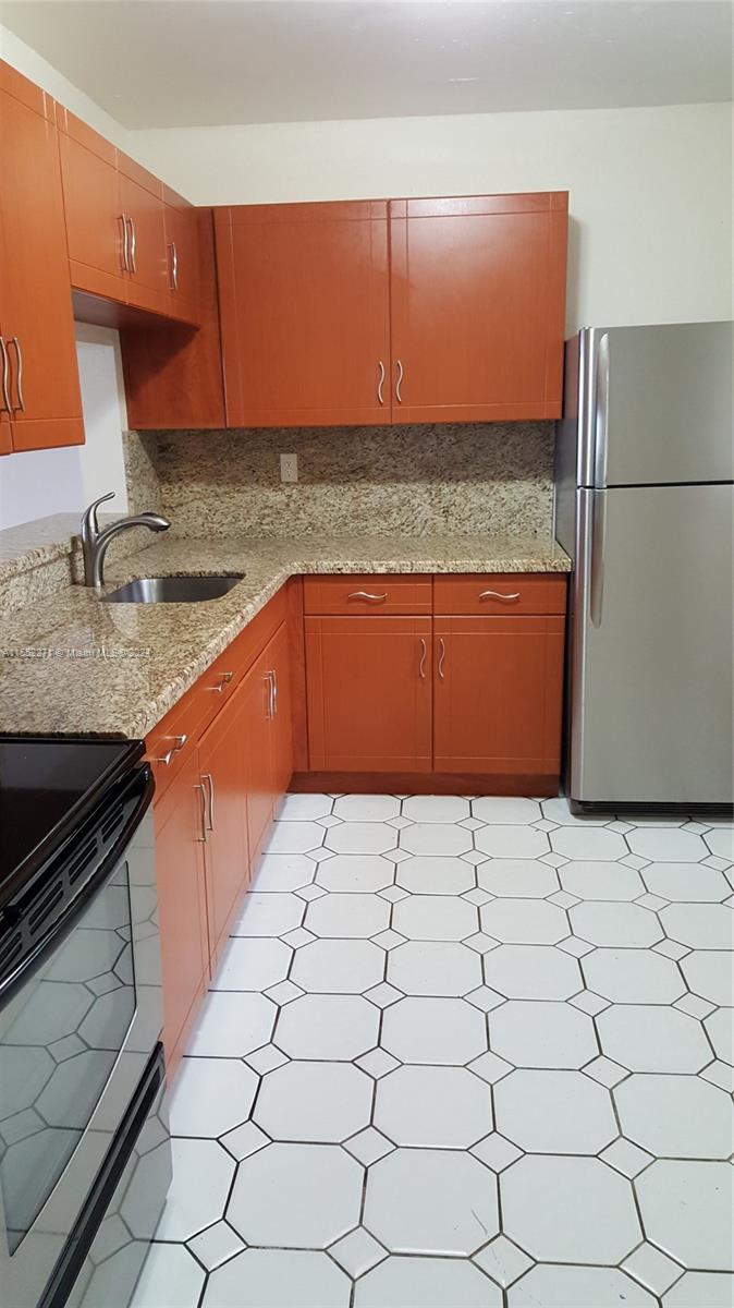 8625 NW 8th St 401, Miami, Florida 33126, 2 Bedrooms Bedrooms, ,2 BathroomsBathrooms,Residential,For Sale,8625 NW 8th St 401,A11552271