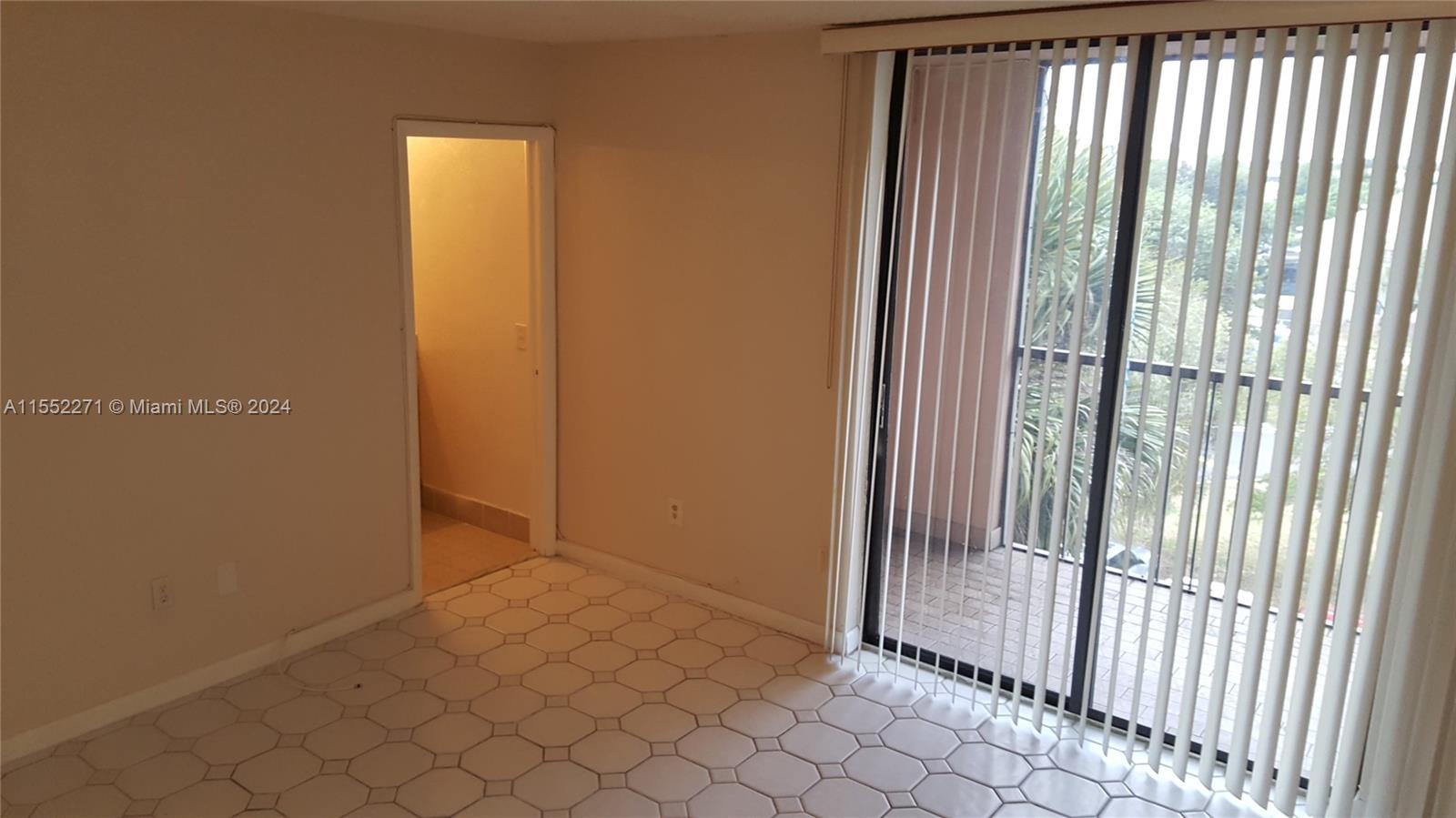 8625 NW 8th St 401, Miami, Florida 33126, 2 Bedrooms Bedrooms, ,2 BathroomsBathrooms,Residential,For Sale,8625 NW 8th St 401,A11552271