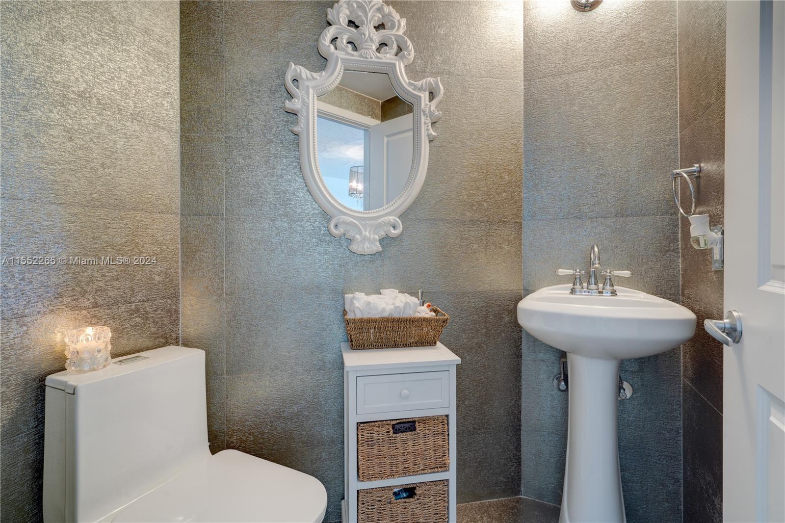 601 NE 23rd St TH3, Miami, Florida 33137, 3 Bedrooms Bedrooms, ,2 BathroomsBathrooms,Residential,For Sale,601 NE 23rd St TH3,A11552265