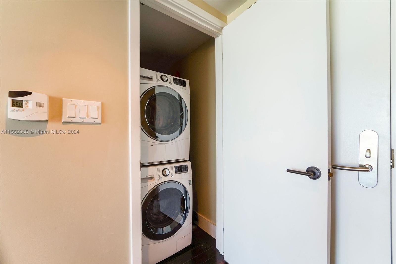 6801 Collins Ave 1214(door1203), Miami Beach, Florida 33141, 1 Bedroom Bedrooms, ,1 BathroomBathrooms,Residentiallease,For Rent,6801 Collins Ave 1214(door1203),A11552365