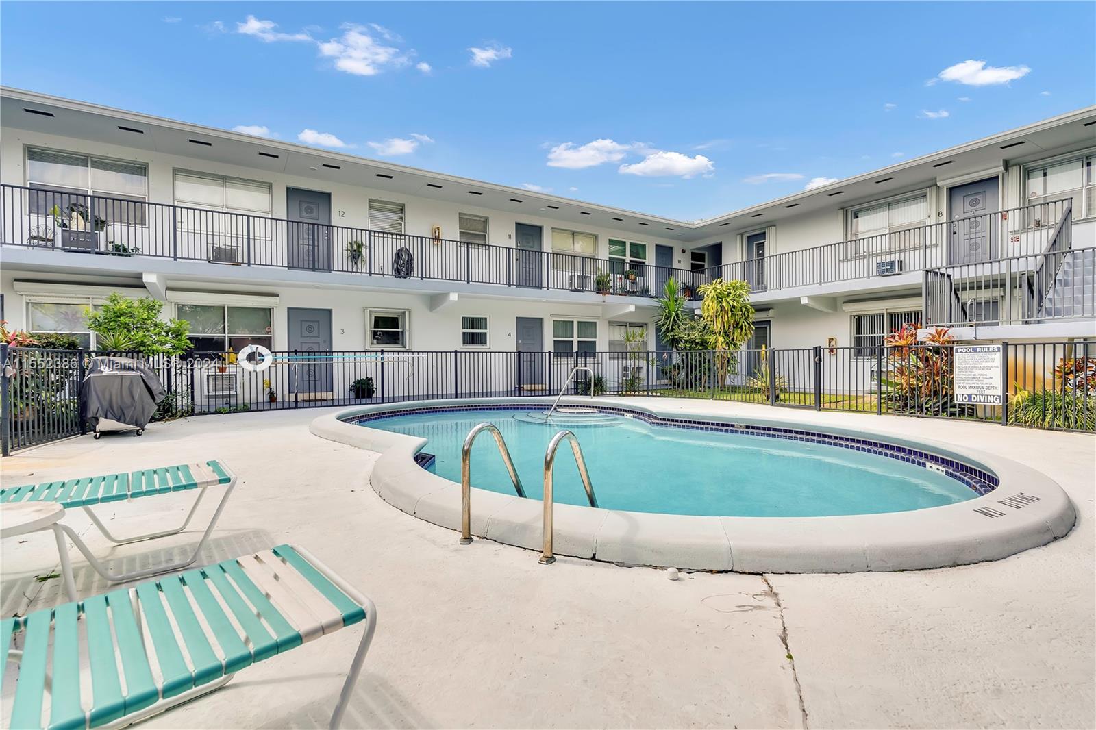 3510 Harrison St 15, Hollywood, Florida 33021, 1 Bedroom Bedrooms, ,1 BathroomBathrooms,Residential,For Sale,3510 Harrison St 15,A11552386
