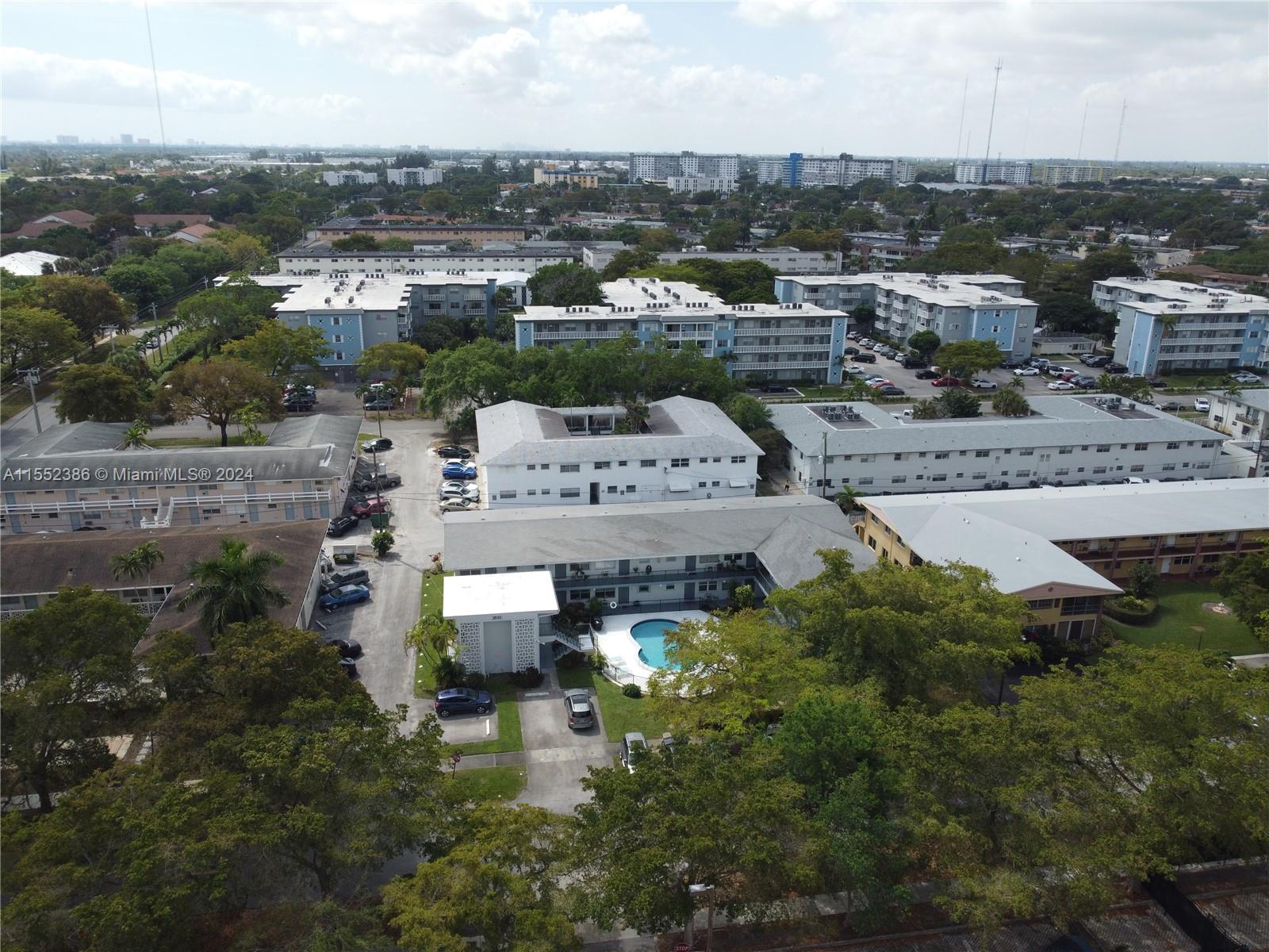 3510 Harrison St 15, Hollywood, Florida 33021, 1 Bedroom Bedrooms, ,1 BathroomBathrooms,Residential,For Sale,3510 Harrison St 15,A11552386