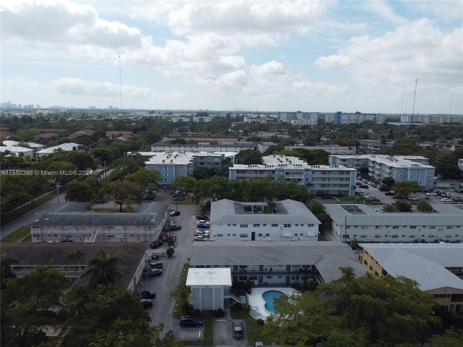 3510 Harrison St 15, Hollywood, Florida 33021, 1 Bedroom Bedrooms, ,1 BathroomBathrooms,Residential,For Sale,3510 Harrison St 15,A11552386