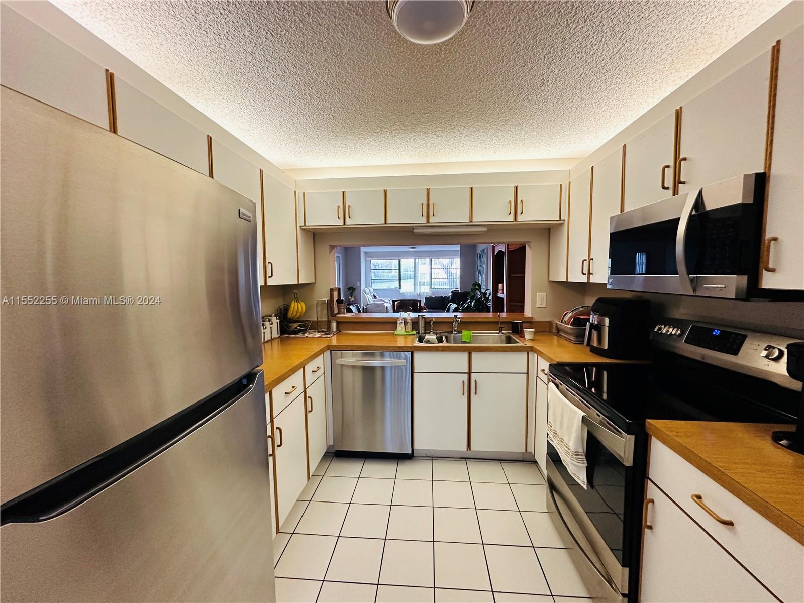 10818 W Clairmont Cir 102, Tamarac, Florida 33321, 2 Bedrooms Bedrooms, ,2 BathroomsBathrooms,Residential,For Sale,10818 W Clairmont Cir 102,A11552255