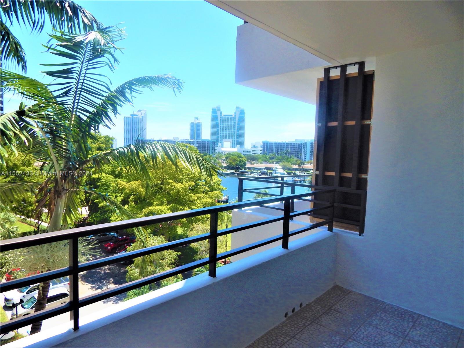 500 Three Islands Blvd 219, Hallandale Beach, Florida 33009, 1 Bedroom Bedrooms, ,1 BathroomBathrooms,Residential,For Sale,500 Three Islands Blvd 219,A11552433