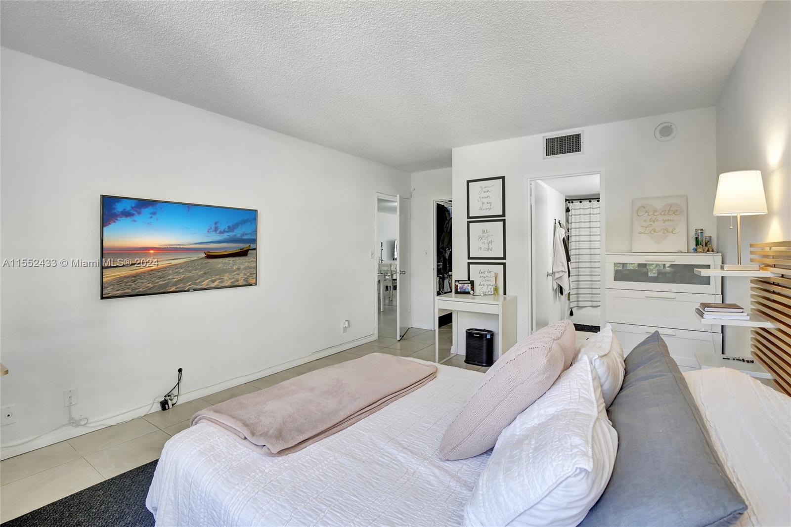 500 Three Islands Blvd 219, Hallandale Beach, Florida 33009, 1 Bedroom Bedrooms, ,1 BathroomBathrooms,Residential,For Sale,500 Three Islands Blvd 219,A11552433