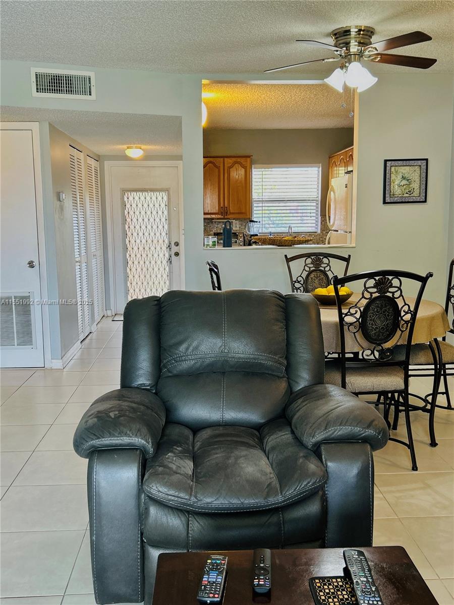9480 Sunrise Lakes Blvd 204, Sunrise, Florida 33322, 2 Bedrooms Bedrooms, ,2 BathroomsBathrooms,Residential,For Sale,9480 Sunrise Lakes Blvd 204,A11551992