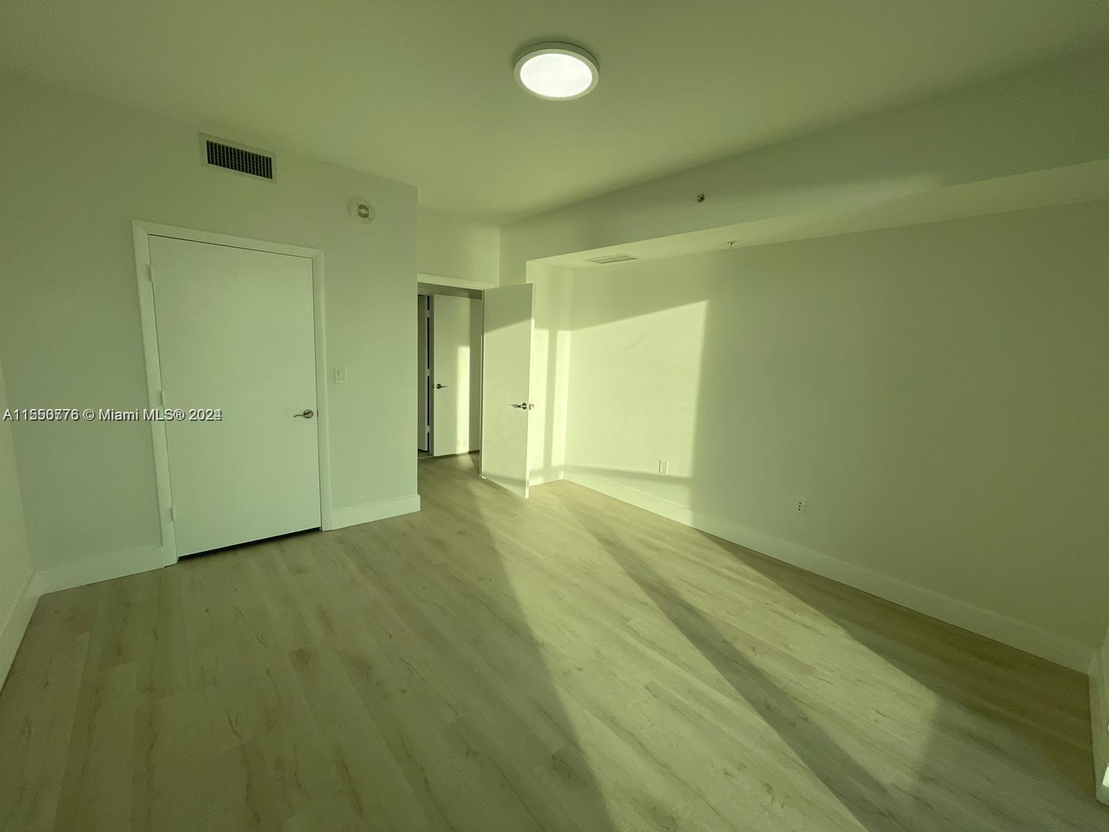 253 NE 2nd St 1605, Miami, Florida 33132, 1 Bedroom Bedrooms, ,1 BathroomBathrooms,Residential,For Sale,253 NE 2nd St 1605,A11550776