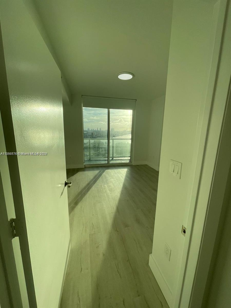 253 NE 2nd St 1605, Miami, Florida 33132, 1 Bedroom Bedrooms, ,1 BathroomBathrooms,Residential,For Sale,253 NE 2nd St 1605,A11550776