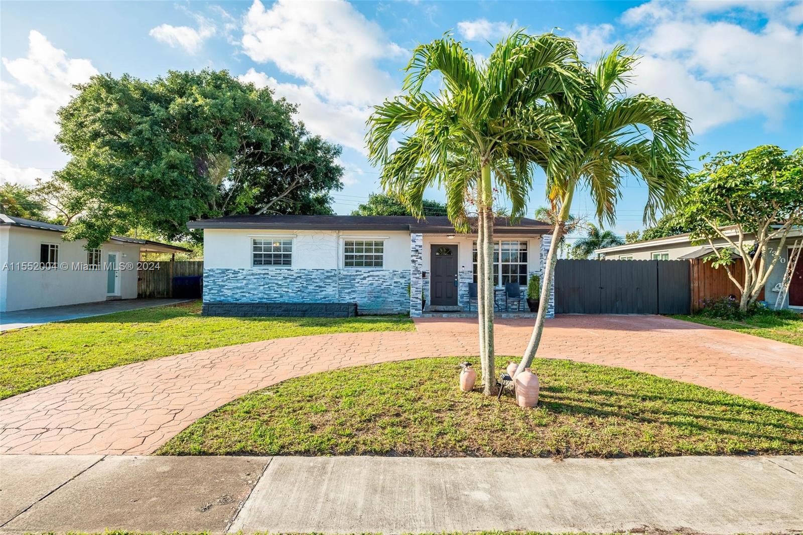 7340  Garfield St  For Sale A11552004, FL