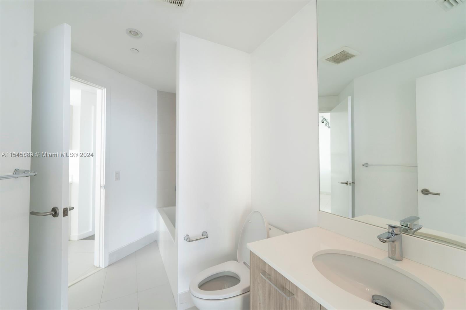 501 NE 31st St 2706, Miami, Florida 33137, 3 Bedrooms Bedrooms, ,2 BathroomsBathrooms,Residential,For Sale,501 NE 31st St 2706,A11545689