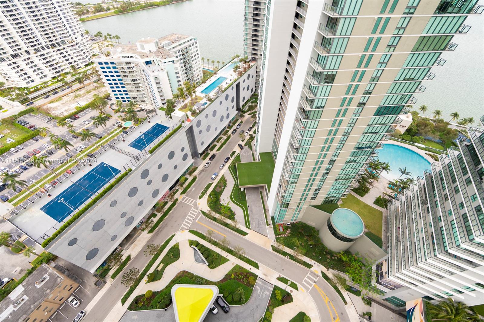 501 NE 31st St 2706, Miami, Florida 33137, 3 Bedrooms Bedrooms, ,2 BathroomsBathrooms,Residential,For Sale,501 NE 31st St 2706,A11545689