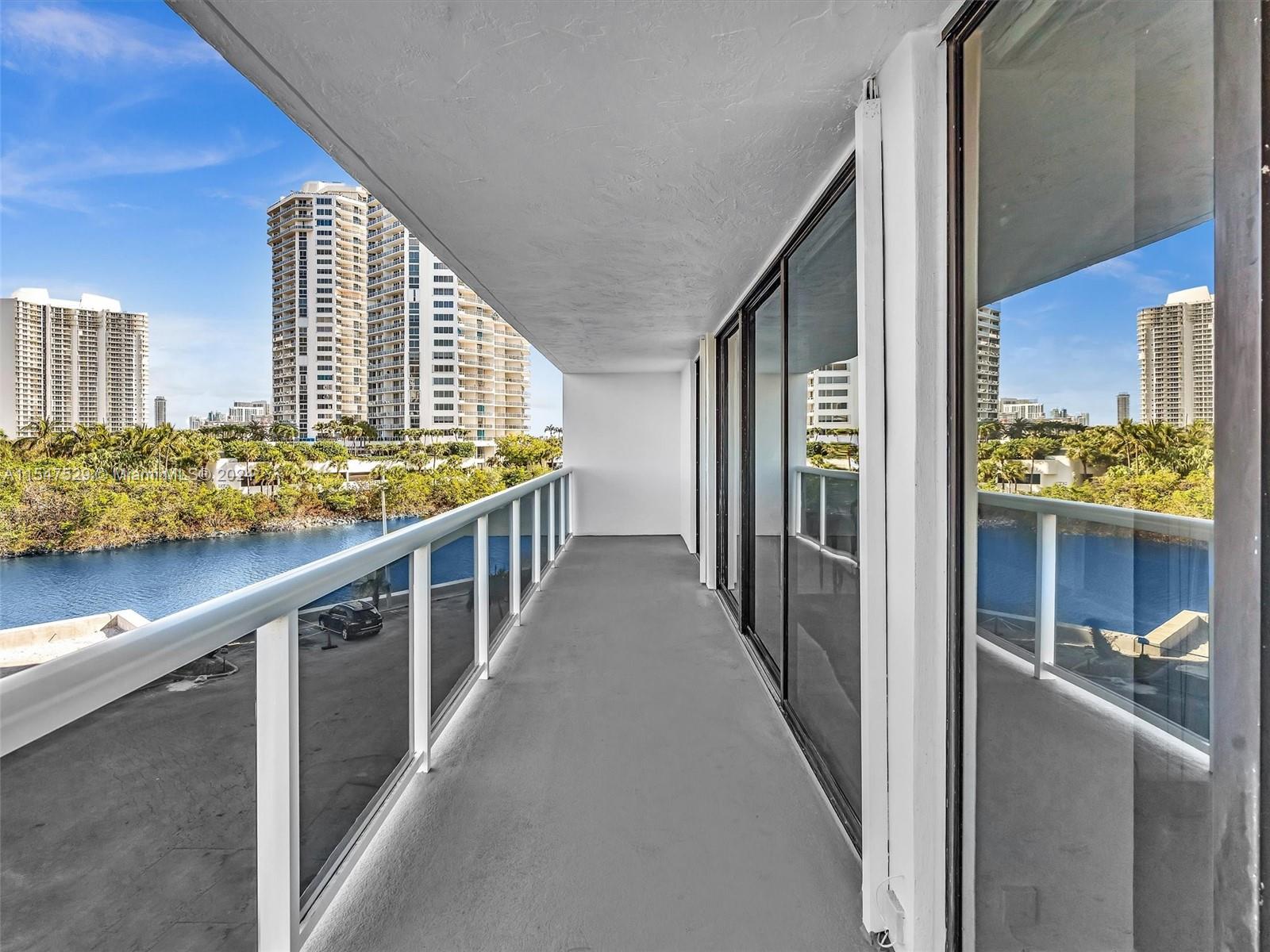 20505 E Country Club Dr 439, Aventura, Florida 33180, 2 Bedrooms Bedrooms, ,2 BathroomsBathrooms,Residential,For Sale,20505 E Country Club Dr 439,A11547529