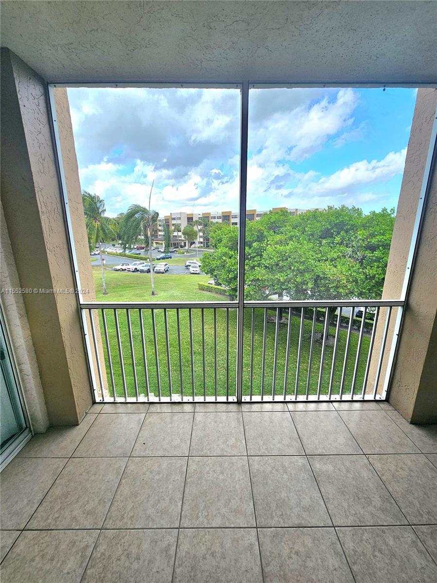 9755 NW 52nd St 306, Doral, Florida 33178, 2 Bedrooms Bedrooms, ,2 BathroomsBathrooms,Residential,For Sale,9755 NW 52nd St 306,A11552580