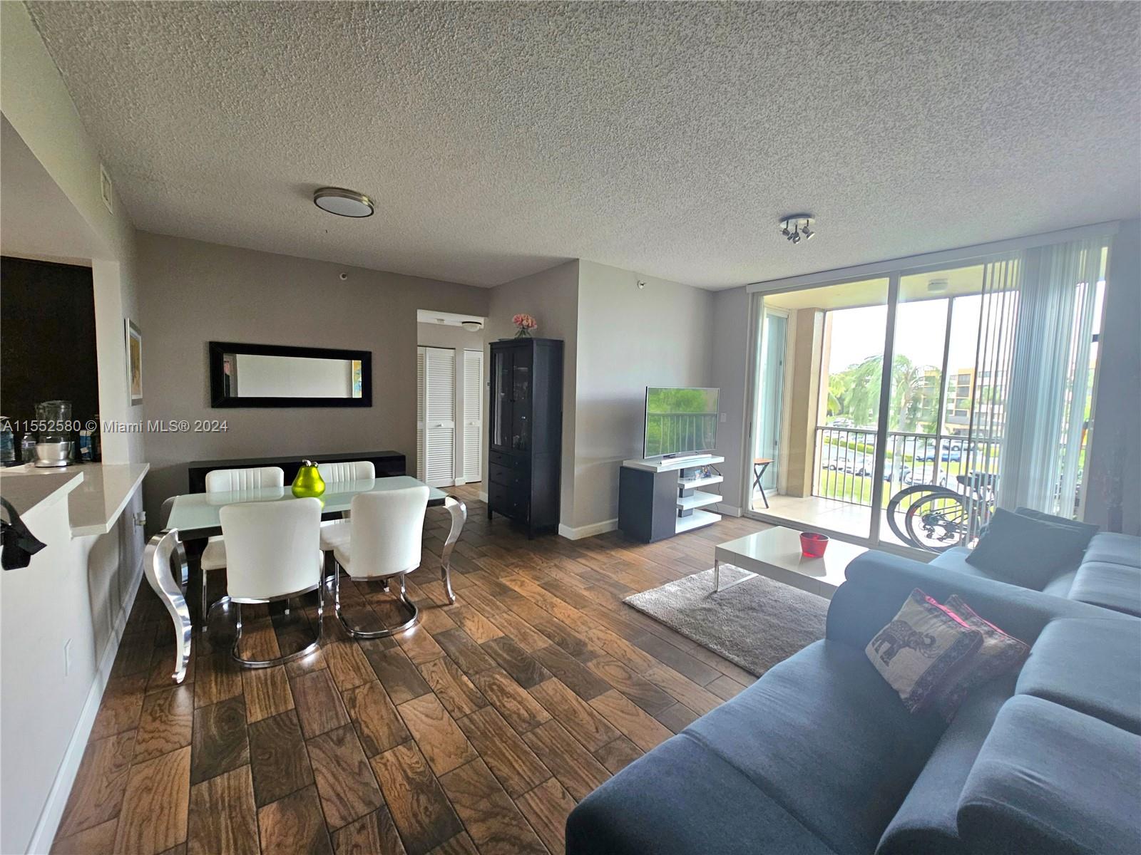 9755 NW 52nd St 306, Doral, Florida 33178, 2 Bedrooms Bedrooms, ,2 BathroomsBathrooms,Residential,For Sale,9755 NW 52nd St 306,A11552580