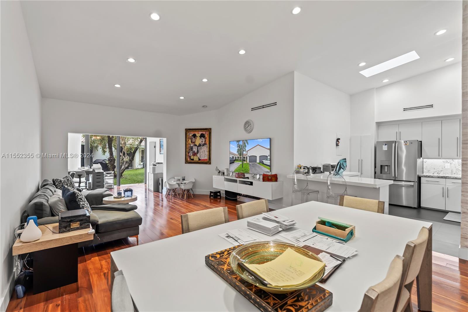 Aventura, Florida 33180, 3 Bedrooms Bedrooms, ,2 BathroomsBathrooms,Residential,For Sale,A11552355