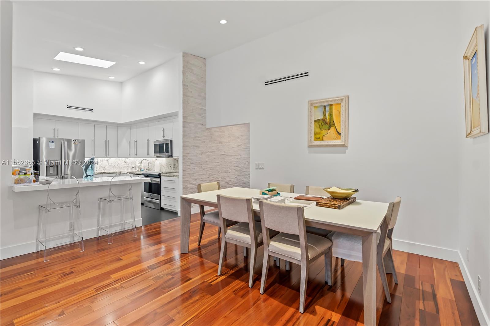 Aventura, Florida 33180, 3 Bedrooms Bedrooms, ,2 BathroomsBathrooms,Residential,For Sale,A11552355