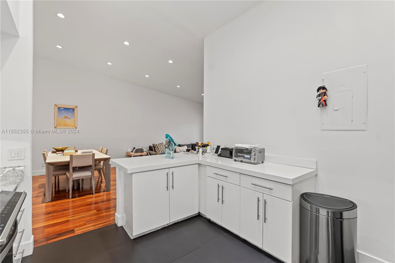 Aventura, Florida 33180, 3 Bedrooms Bedrooms, ,2 BathroomsBathrooms,Residential,For Sale,A11552355