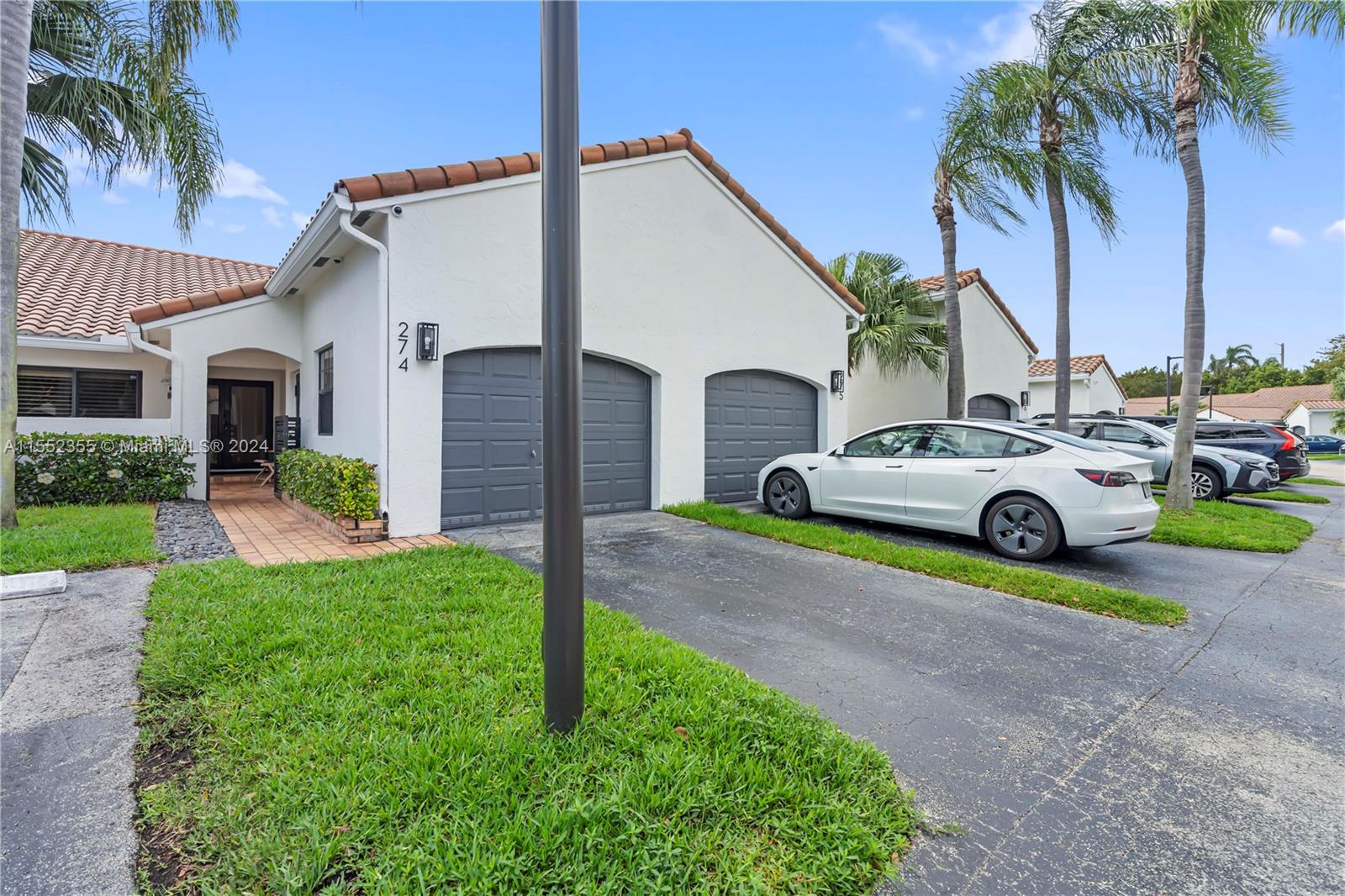 Aventura, Florida 33180, 3 Bedrooms Bedrooms, ,2 BathroomsBathrooms,Residential,For Sale,A11552355