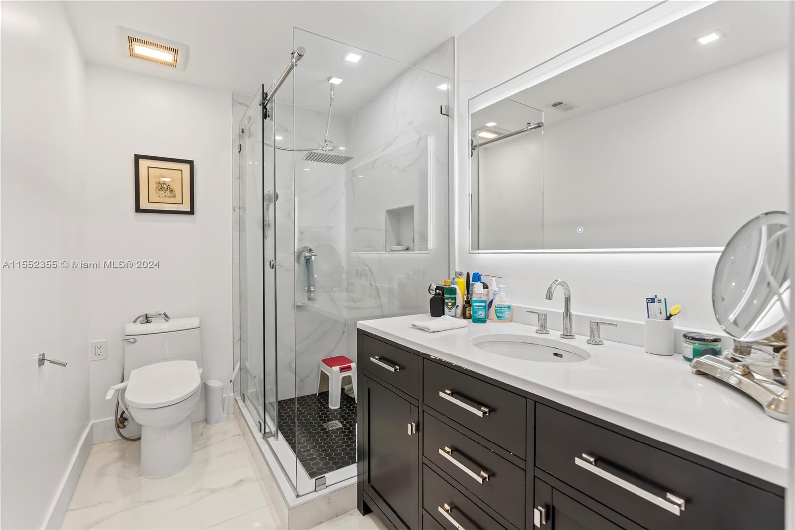 Aventura, Florida 33180, 3 Bedrooms Bedrooms, ,2 BathroomsBathrooms,Residential,For Sale,A11552355