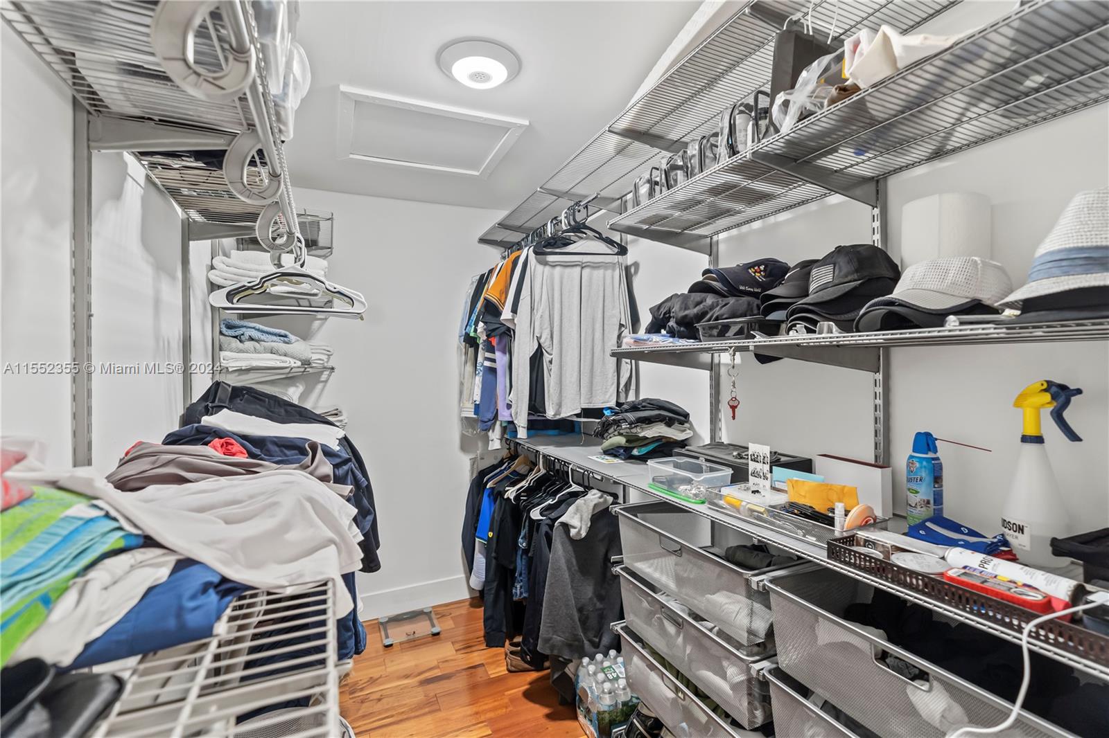 Aventura, Florida 33180, 3 Bedrooms Bedrooms, ,2 BathroomsBathrooms,Residential,For Sale,A11552355