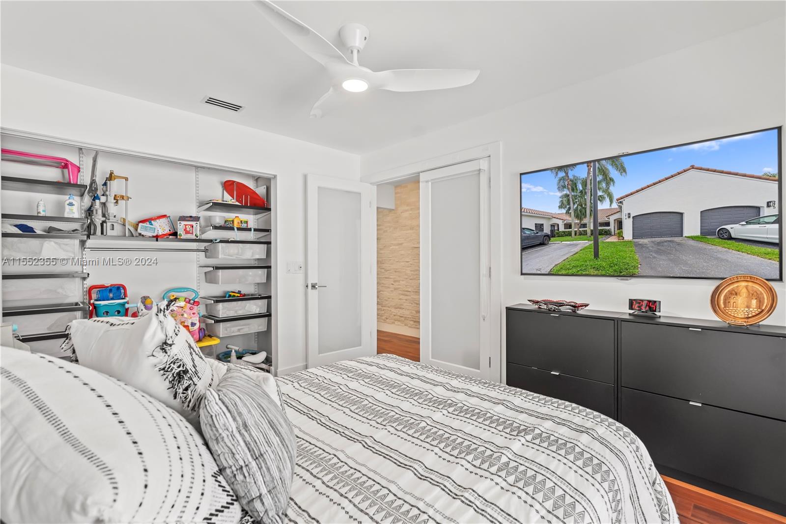 Aventura, Florida 33180, 3 Bedrooms Bedrooms, ,2 BathroomsBathrooms,Residential,For Sale,A11552355