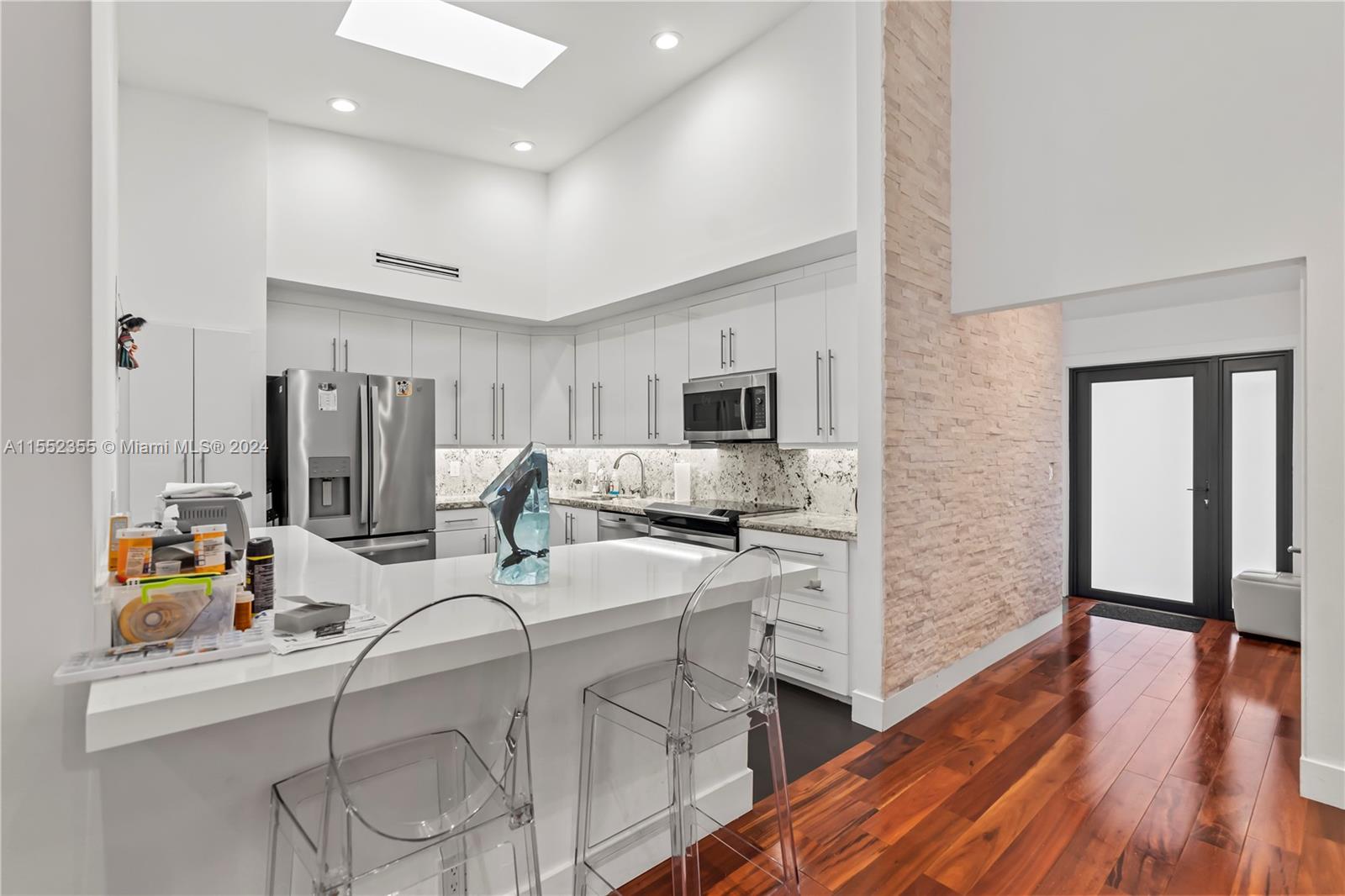 Aventura, Florida 33180, 3 Bedrooms Bedrooms, ,2 BathroomsBathrooms,Residential,For Sale,A11552355